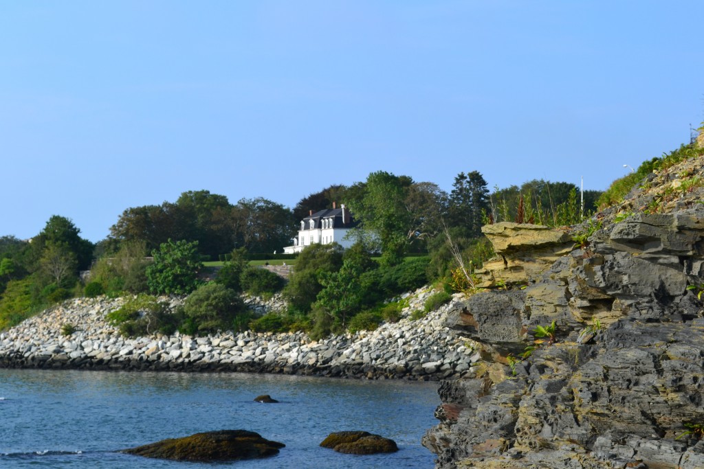 Beautiful Home at Cliff Walk