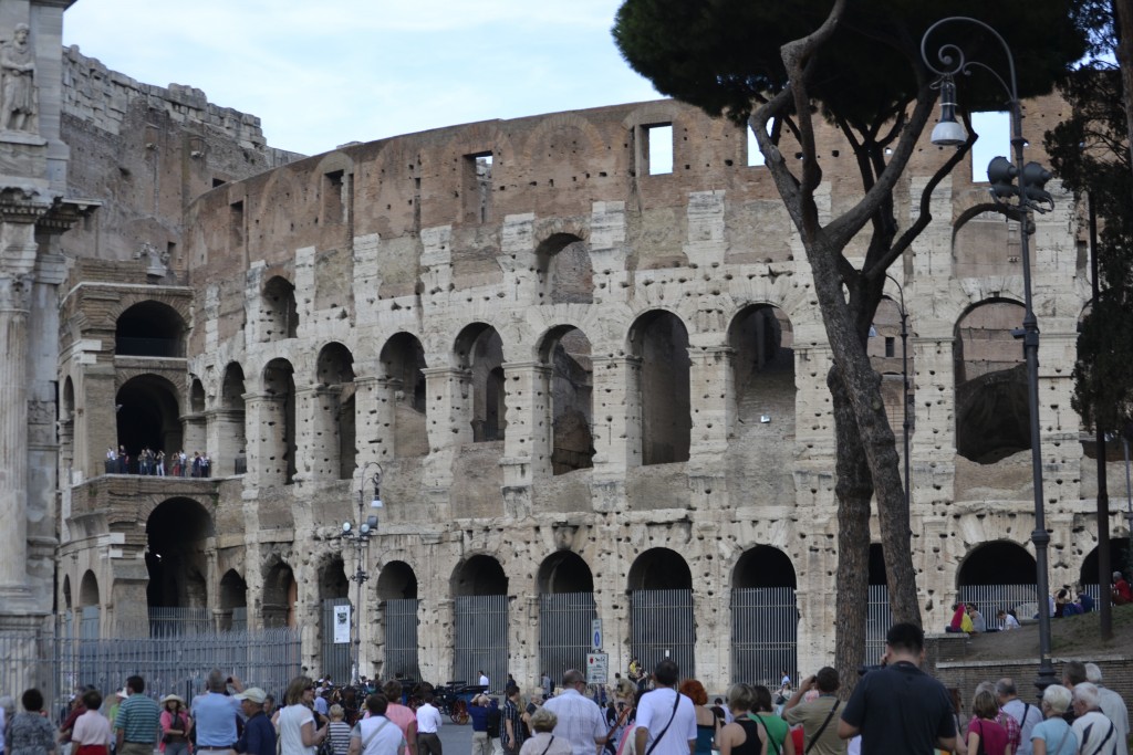 +038-0925 The Colosseum