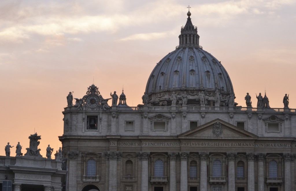 +5 Rome - St Peters Cathedral at Dusk