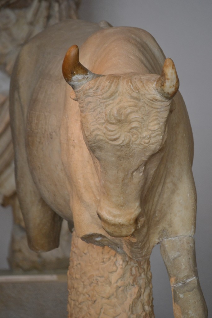 DSC_0734 - Statue of the Sacred Bull