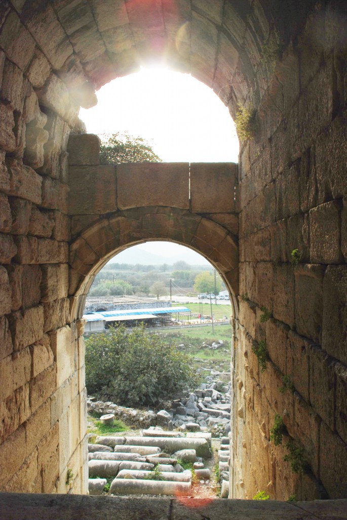 +DSC_1060, Leaving the Theater towards the ruins