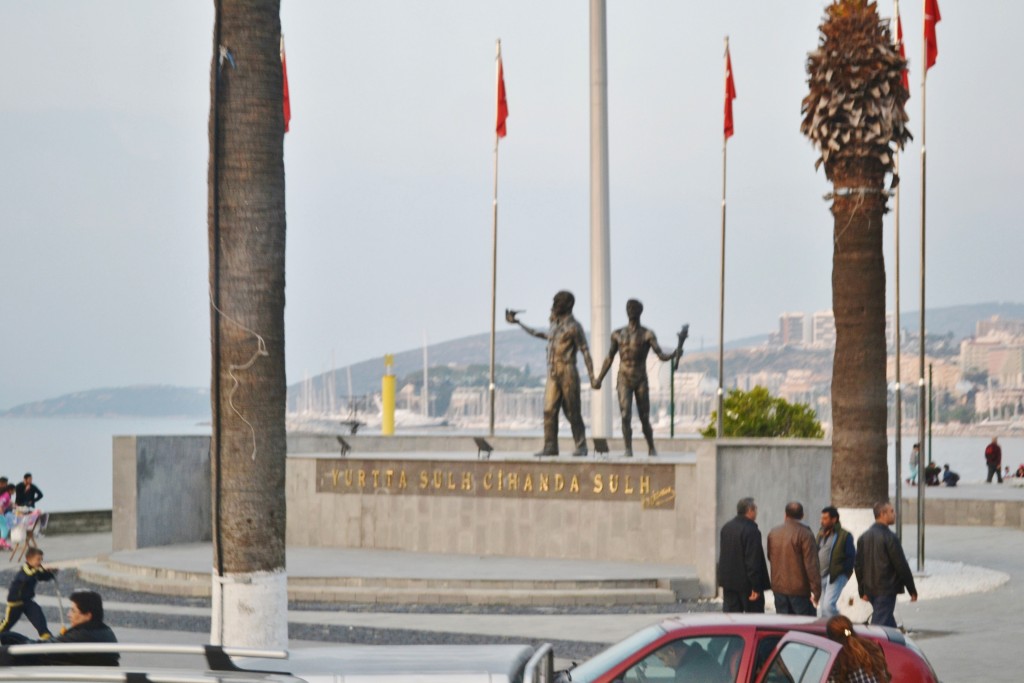 DSC_1091. Statues in Kusadasi