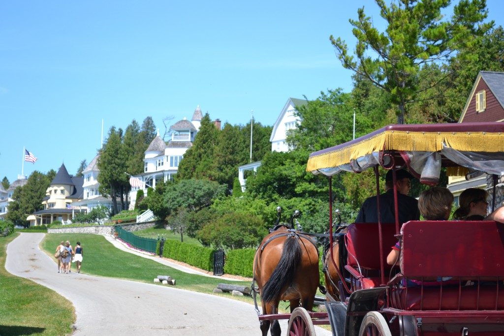 11 54 Horse Carriage to Cottages by Grand Hotel