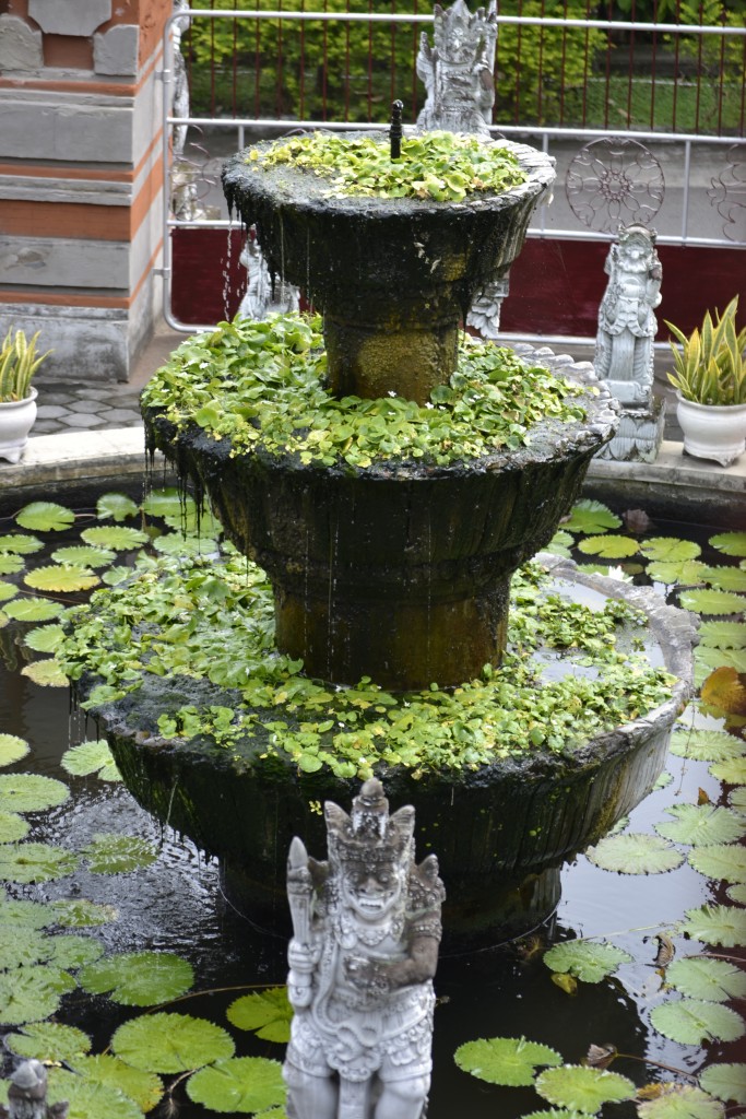 11 Fountain at Buddhist Temple