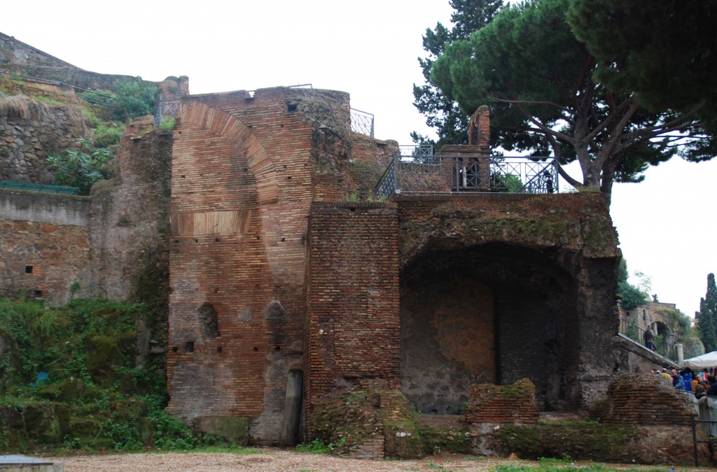 DSC_0261, Roman Apartments and Church