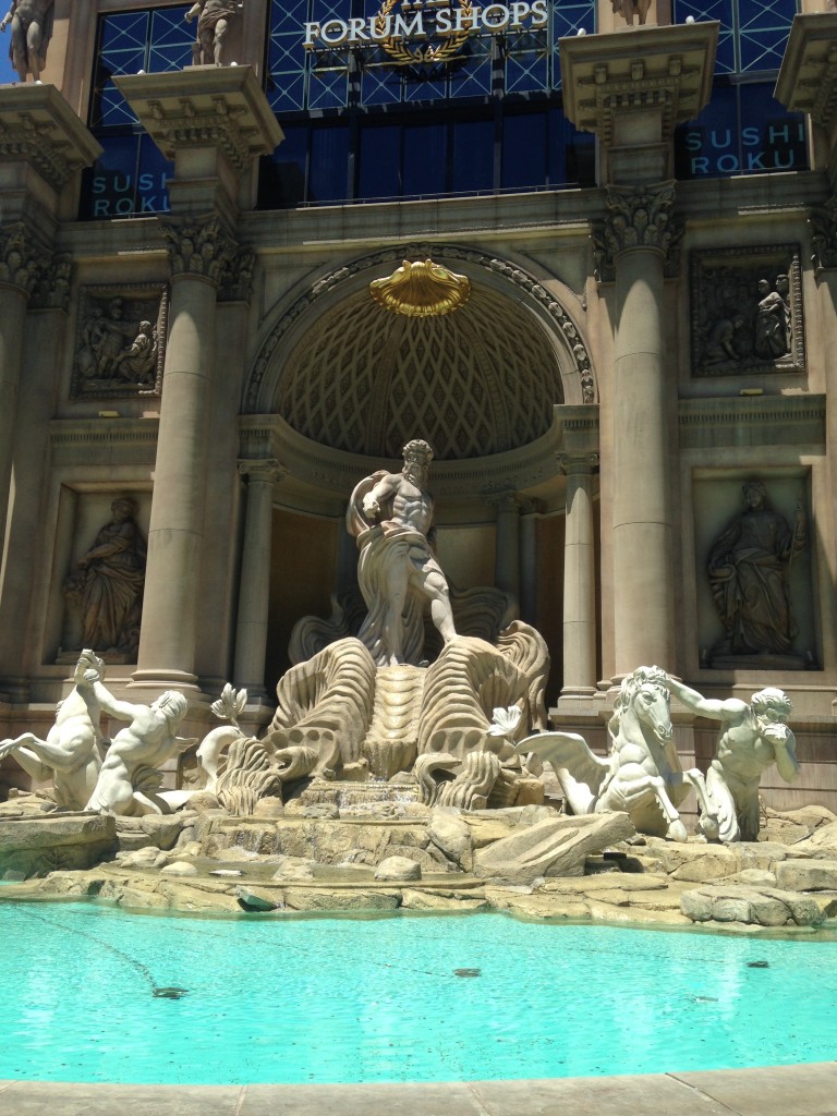 100 Trevi Fountain Replica at Caesar's, Exterior