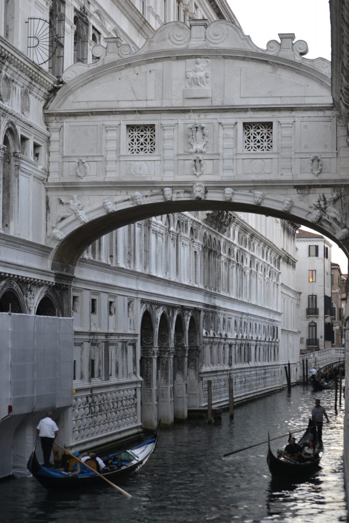 d1-the-bridge-of-sighs-venice